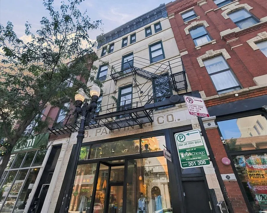 1538 N Milwaukee Ave #3F