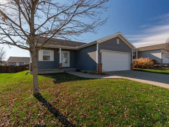 4 Barclay Ct, Bloomington, IL 61705