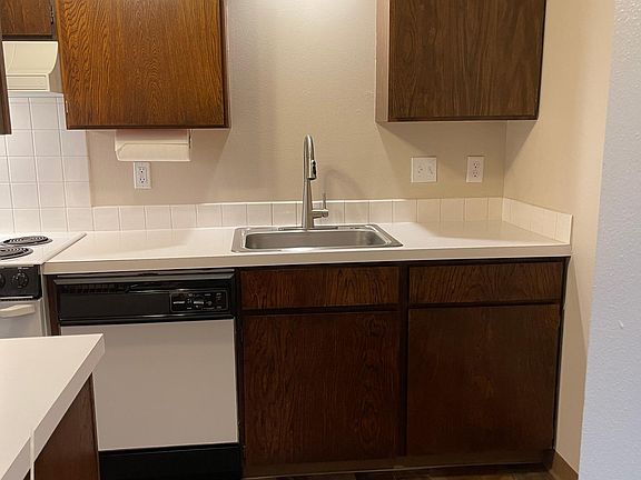 3rd image of 2715 W Euclid Ave #304