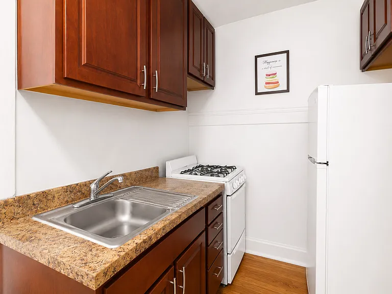 656 W Oakdale Ave #1C — Photo 8