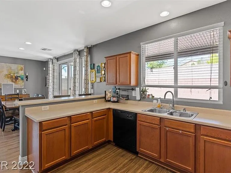 7725 Donner Peak St — Photo 33