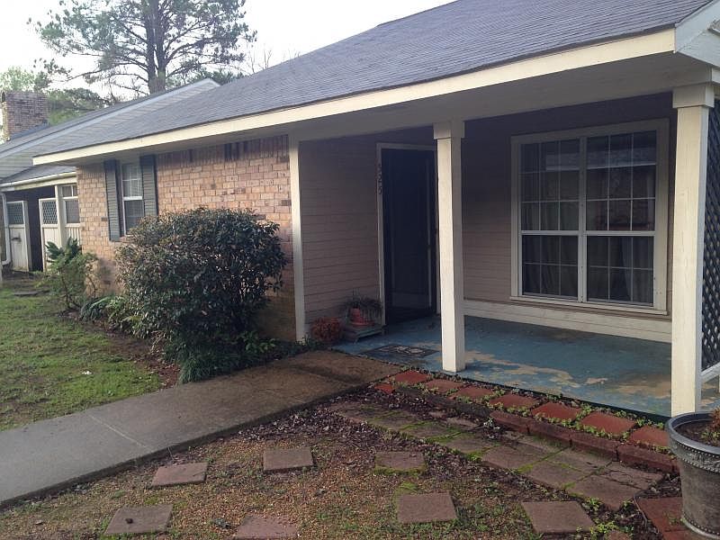1st image of 525 Oakland Dr