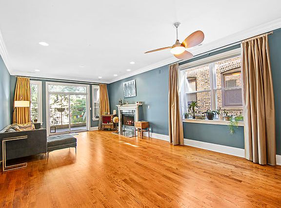 2nd image of 1309 W Lunt Ave APT 3E