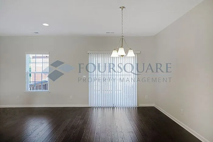 107 Cross Country Way — Photo 17
