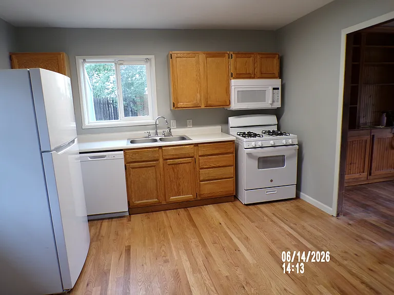 1137 Florence Ave — Photo 7