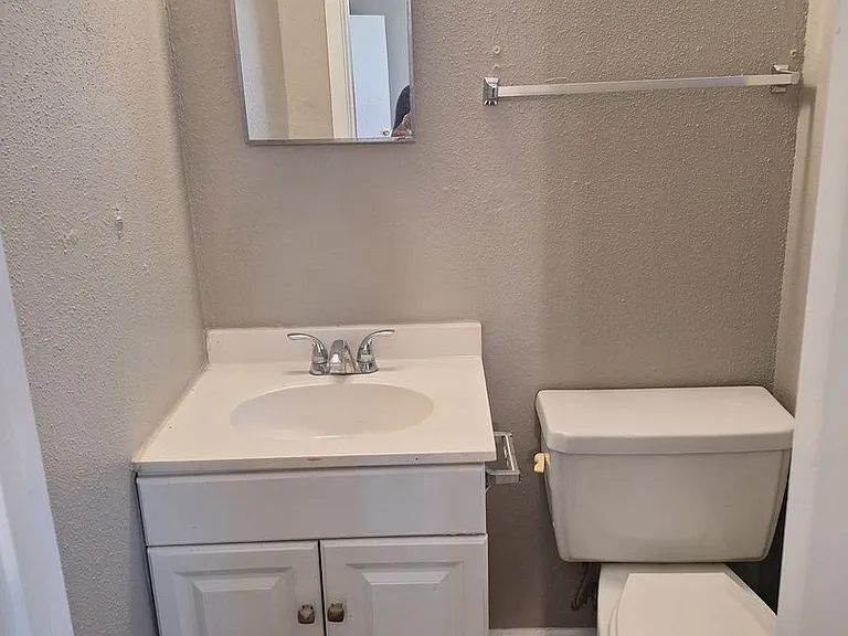 6919 Basilwood Dr — Photo 14