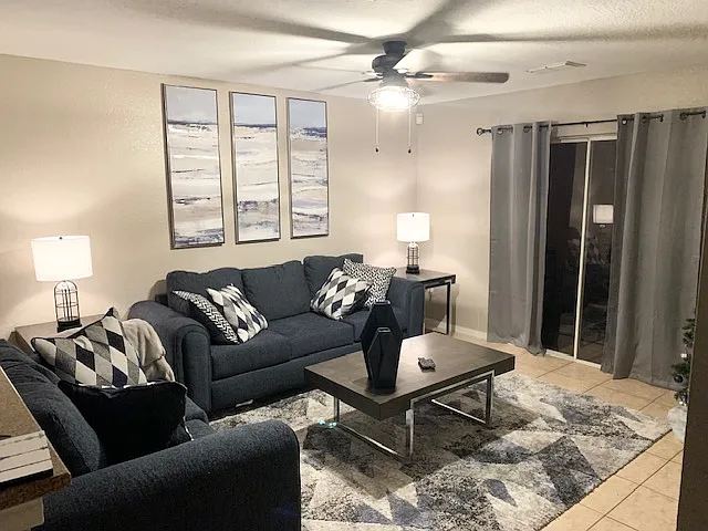 5447 Vineland Rd #1110 — Photo 3