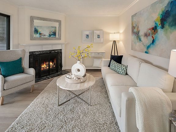 3rd image of 4181 W Lake Sammamish Pkwy SE APT B102