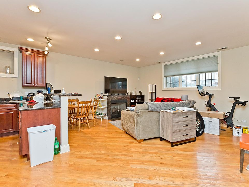 1st image of 2414 W Moffat St #1D