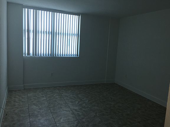 3rd image of 1900 S Treasure Dr APT 5U