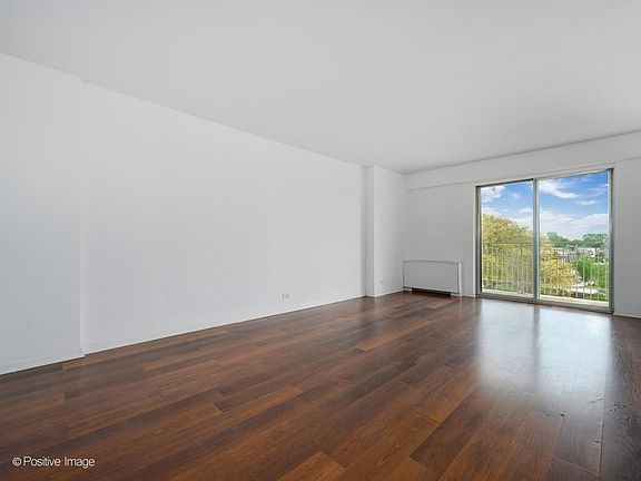 5th image of 7061 N Kedzie Ave Suite 410