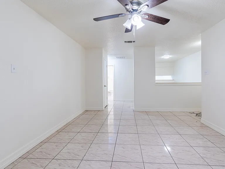756 E Pecan St #756 — Photo 12