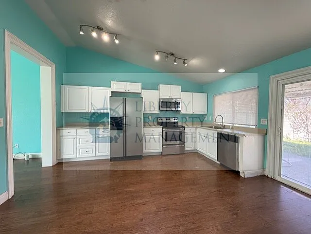 Building Photo - 1063 Klemeyer Cir