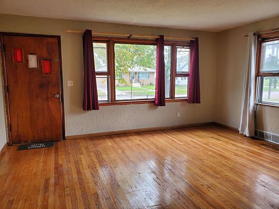 5th image of 2839 Bildahl St