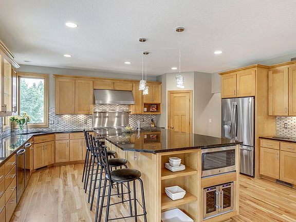 5th image of 2288 Wildwood Dr
