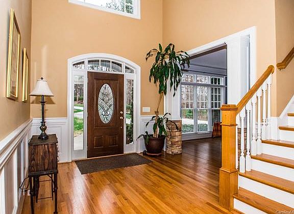 5th image of 107 Breakwater Ct #320