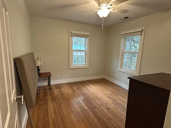 5th image of 2408 Pine Haven St