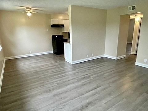 2nd image of 1605 Steadmantown Ln #4
