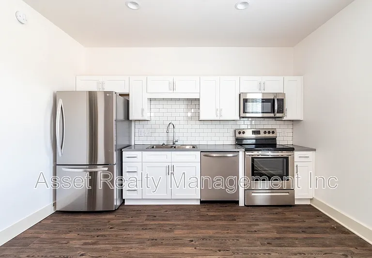 1120 Franck St #202 — Photo 19