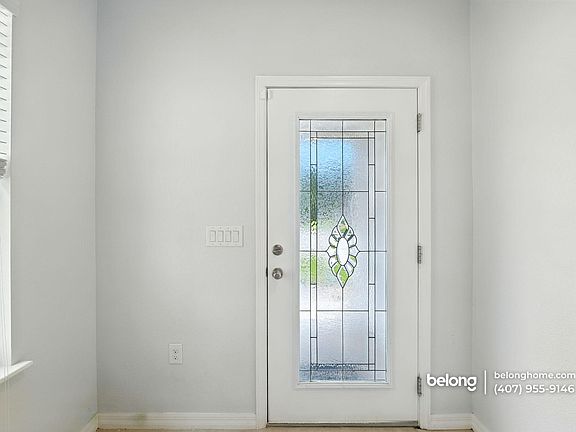 5th image of 122 Hurst Ct