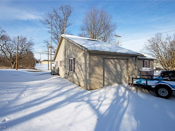 4th image of 1499 Troy Rd