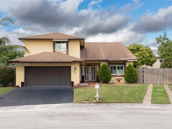 9931 SW 14th St, Pembroke Pines, FL 33025
