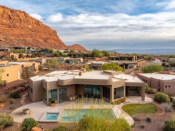 3rd image of 3052 Snow Canyon Pkwy Unit 205