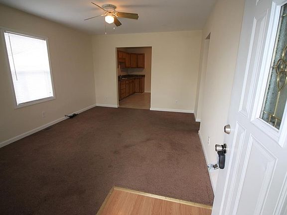 3rd image of 566 Glendale Dr