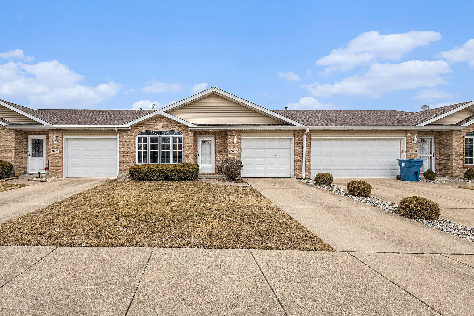 3723 Sandalwood Dr photo 1