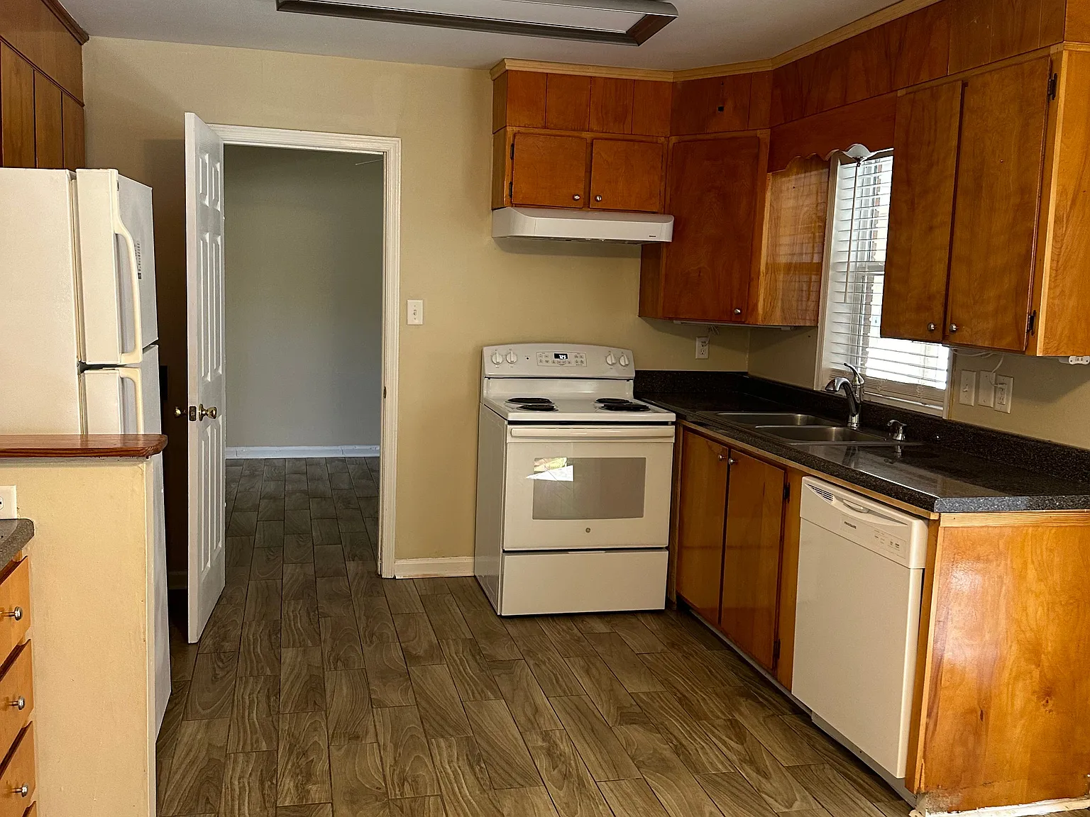 3 bed, 1526 sqft, $1,650 — Photo 3