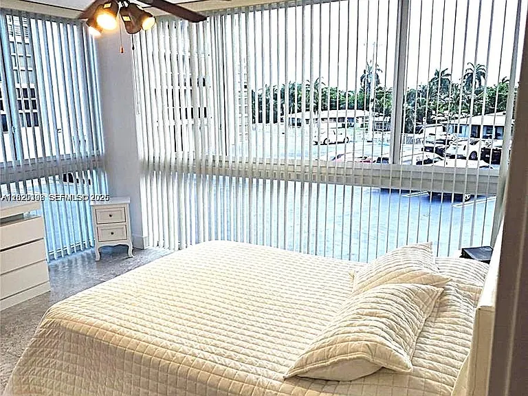 2715 N Ocean Blvd #2E — Photo 16