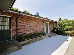 6247 82nd Ave SE, Mercer Island, WA 98040