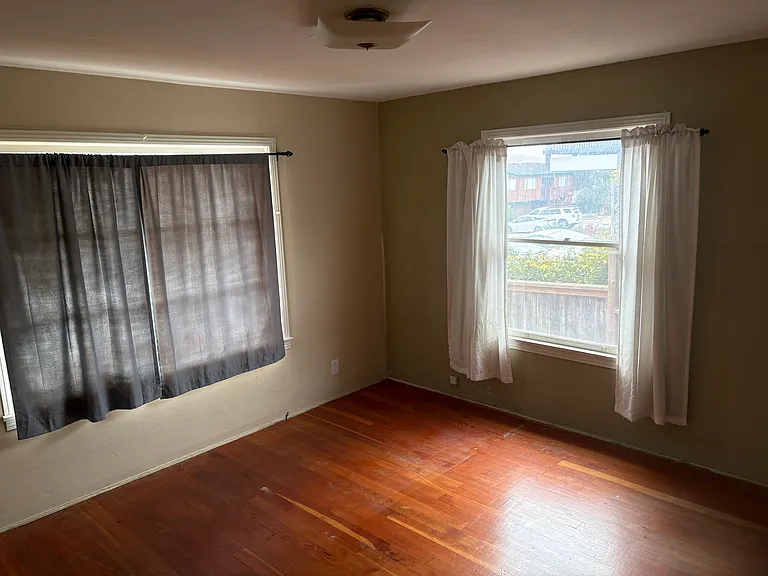 950 Mesa St — Photo 6