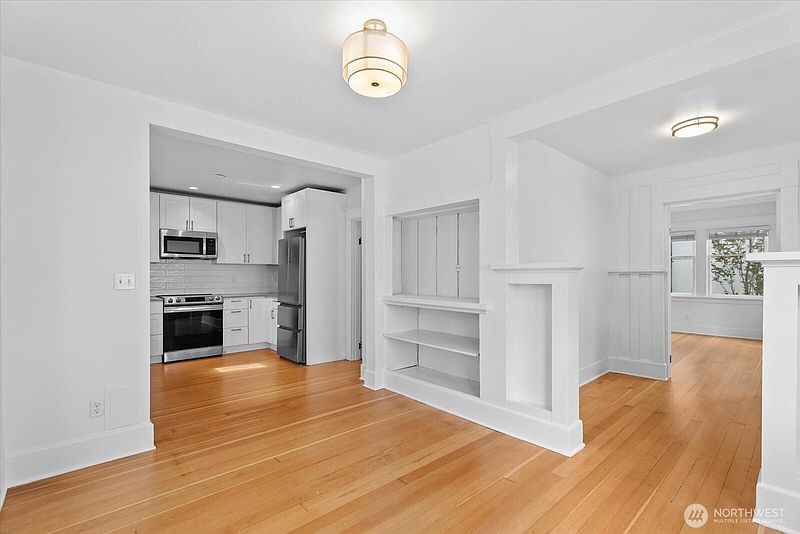 5th image of 2609 B SW Adams Street