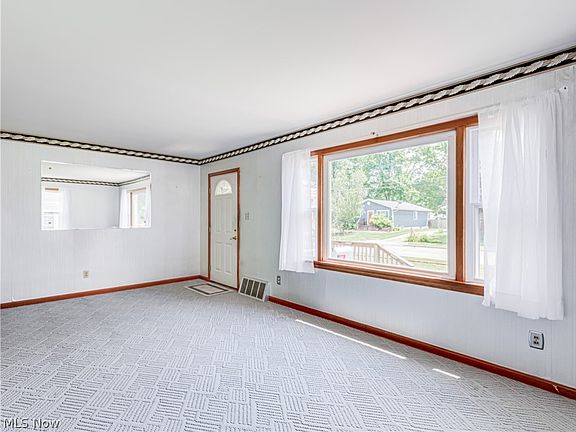 5th image of 255 Morrison Ave
