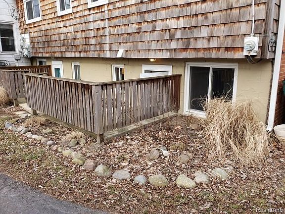 3rd image of 518 N West St