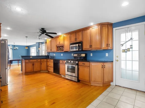 43 Apollo Rd, Whitman, MA 02382