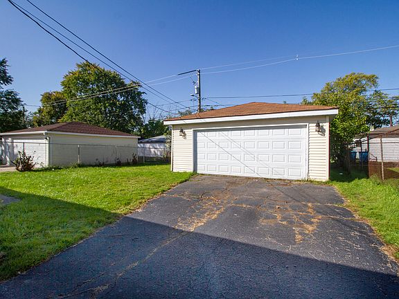 3rd image of 1306 Greenbay Ave
