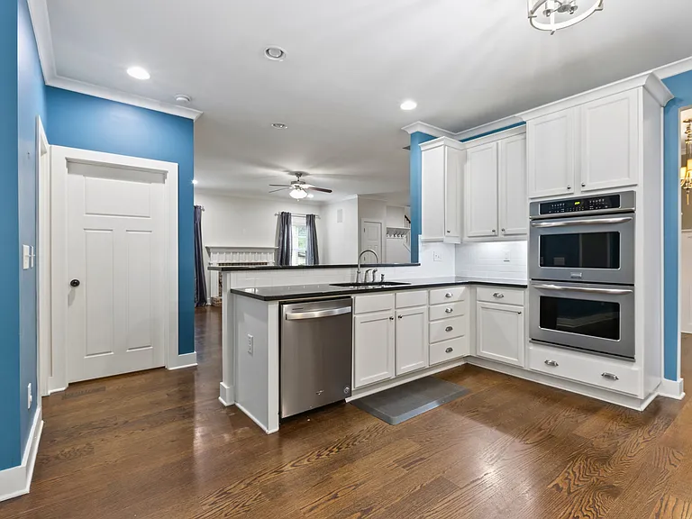 1455 Reynolds Dr — Photo 11