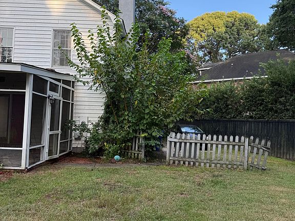 5th image of 1019 Plantation Ct