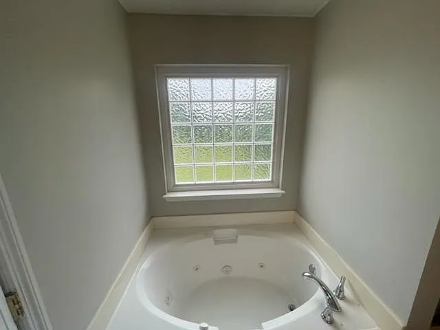 210 Farmway Drive SE — Photo 4