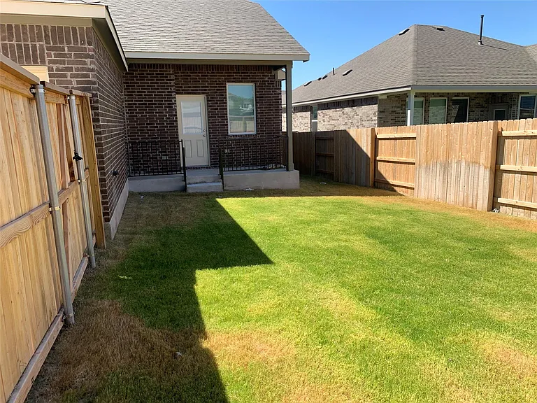 2913 Sage Ranch Dr — Photo 34