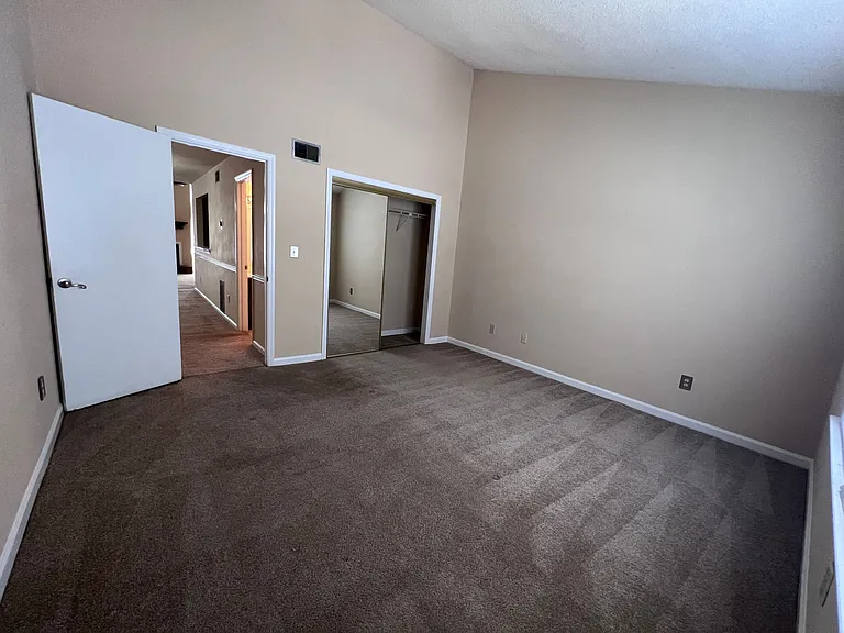 2505 W Broad St #422 — Photo 13