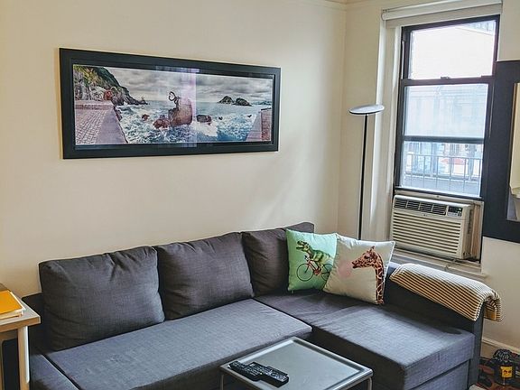 3rd image of 220 E 52nd St APT 4E