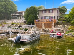 235 Lane 221b Hamilton Lk, Hamilton, IN 46742