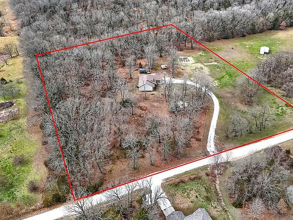 2nd image of 127 Woods Edge Road