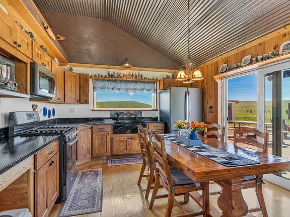 4th image of 535 Brittany Rd