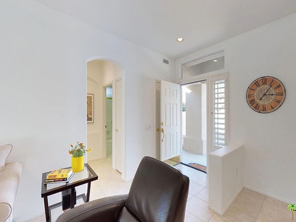 4th image of 78545 Bougainvillea Dr