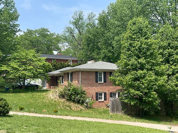 2nd image of 1806 Tower Dr