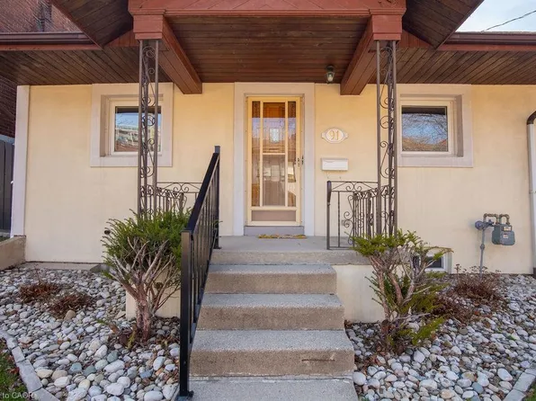 91 Pearl St N, Hamilton, ON L8R 2Z2